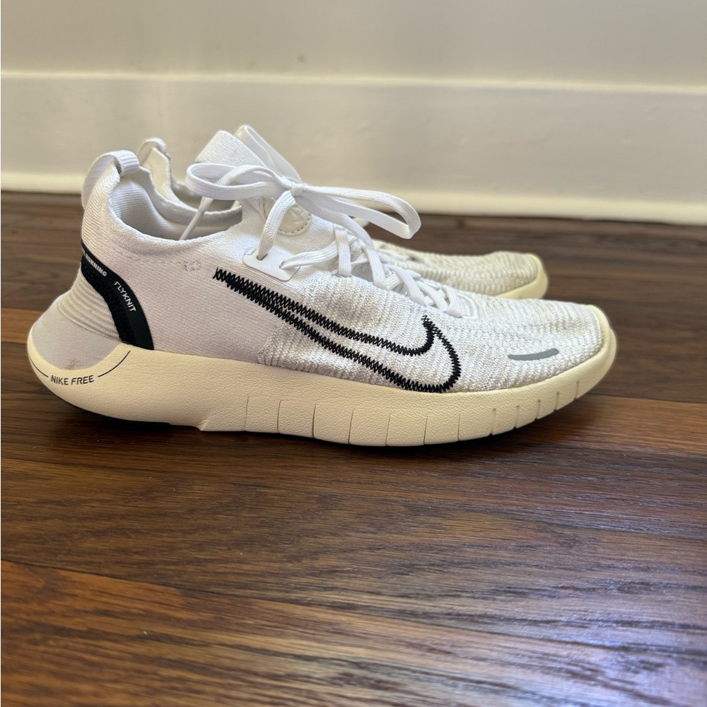 Women’s Nike Free Run Flykit Shoes